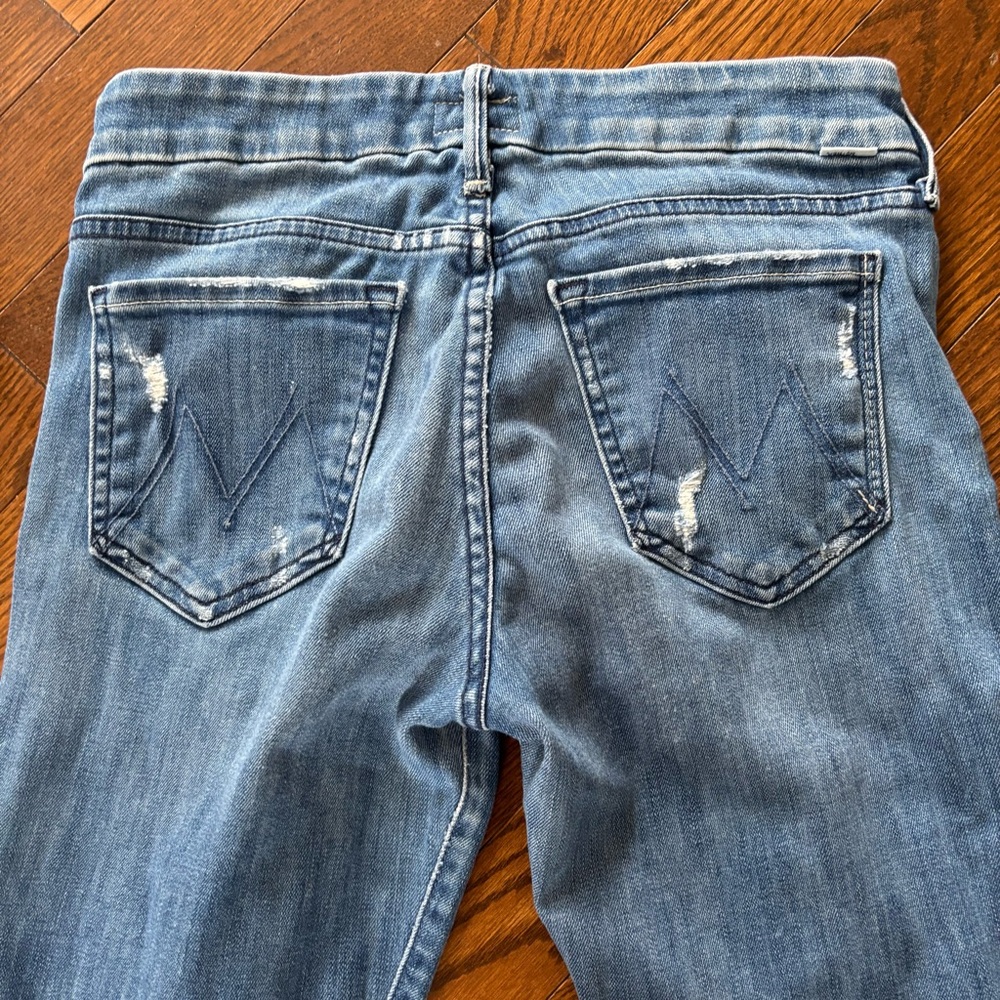 Mother ‘The Looker’ Distressed Jeans - Size 27 - Retail $275 - Picture 4 of 12